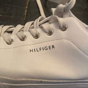 Tommy Hilfiger Classic White Lace-Up Sneakers